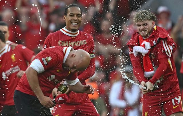 Arne Slot ilmaisee kiitollisuutensa Jürgen Kloppille Arne Slot ilmaisee kiitollisuutensa Jürgen Kloppille